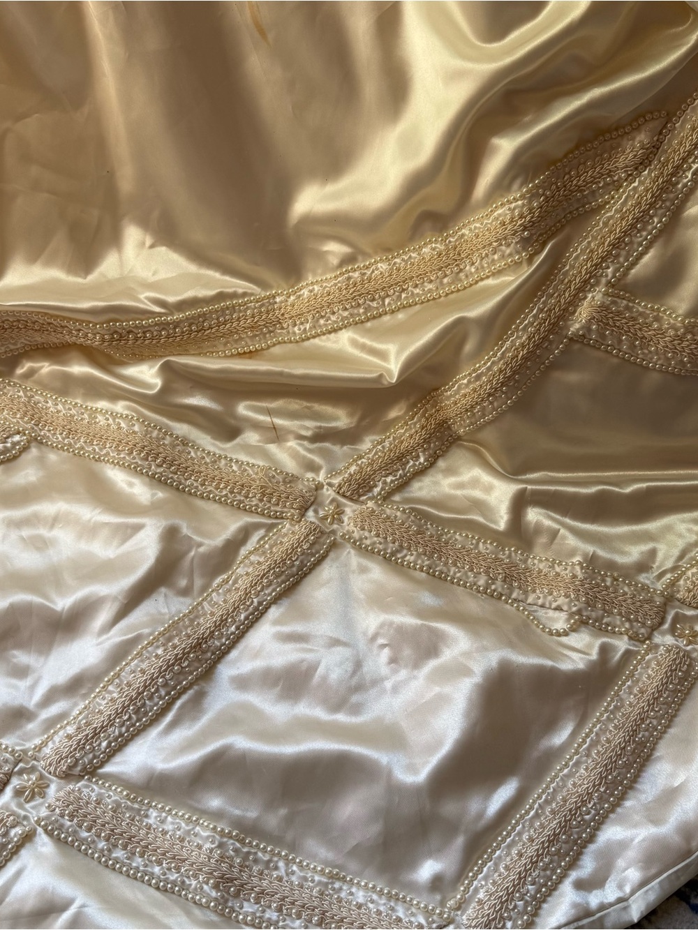 One of a Kind Hand-Beaded Venezuelan Wedding Dress by Mariela Eugenia Godoy 1997 - Picture 4 of 17